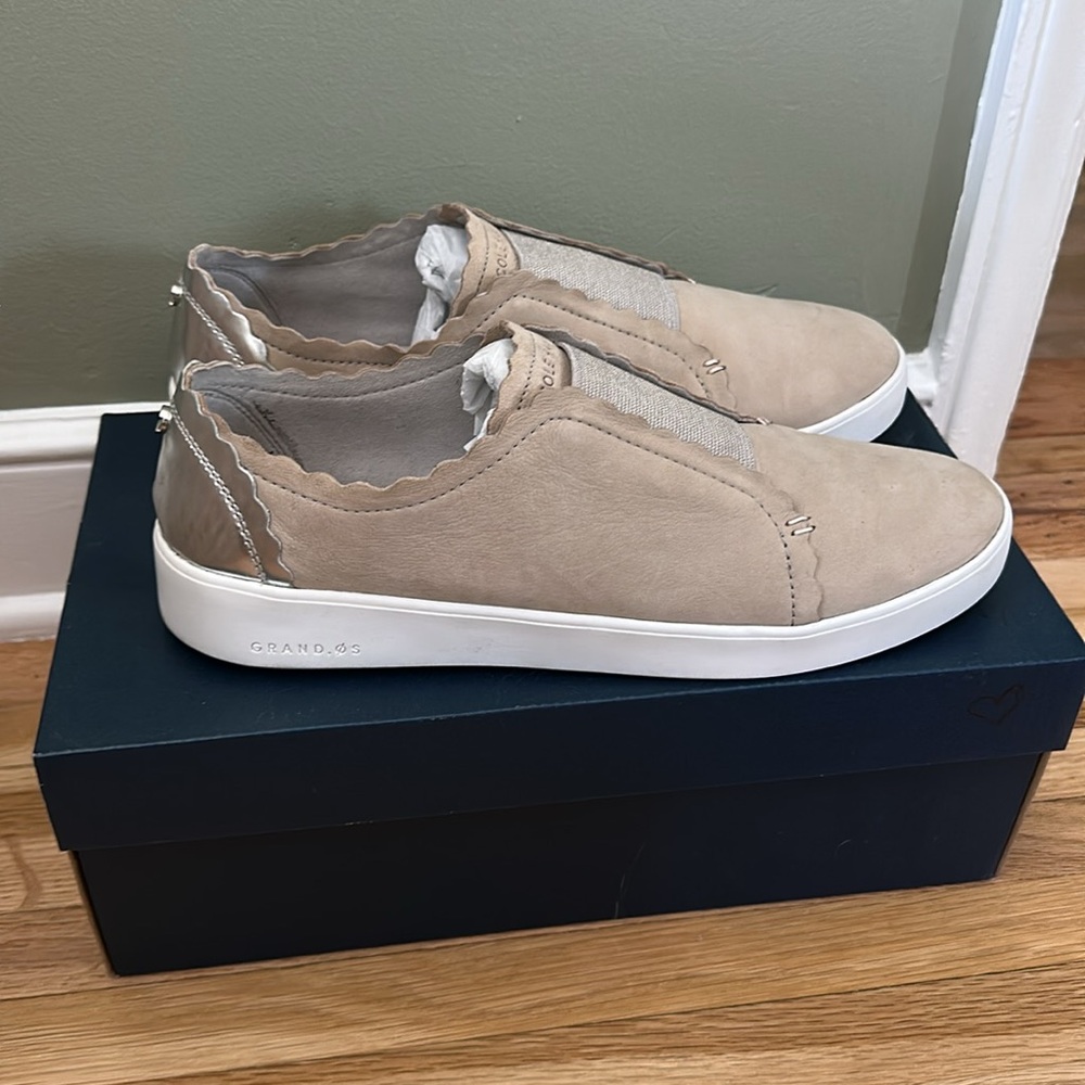 COLE HAAN Grand Crosscourt Scallop Slip-On Leather Shoes Women's size 11 B